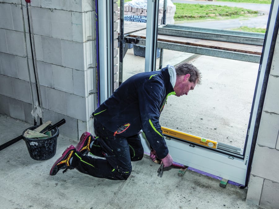 Stabila 18879 63-105cm Telescopic Spirit Level