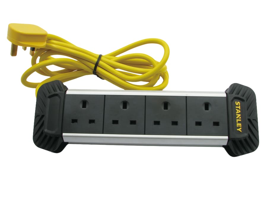 Stanley Electrical Stanley SXECFE2DHFE 4-Gang + 2 USB Powerboard with Cable Management 3m