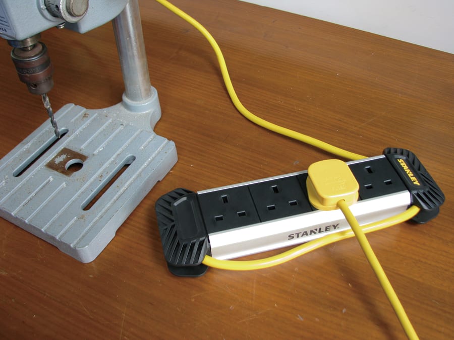 Stanley Electrical Stanley SXECFE2DHFE 4-Gang + 2 USB Powerboard with Cable Management 3m