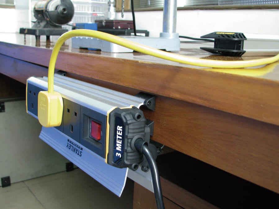 Stanley Electrical Stanley SXECFH2IHFE 4-Gang IP20 Powerboard with Clamp 3m