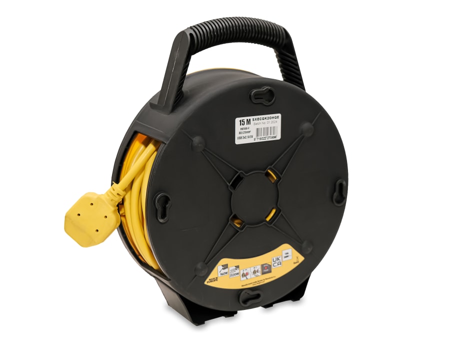 Stanley Electrical SXECGJ2OHQE 15m 4-Socket Cable Reel with 2 USB
