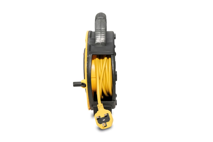 Stanley Electrical SXECGJ2OHME 7.5m 4-Socket + 2 USB Cable Reel