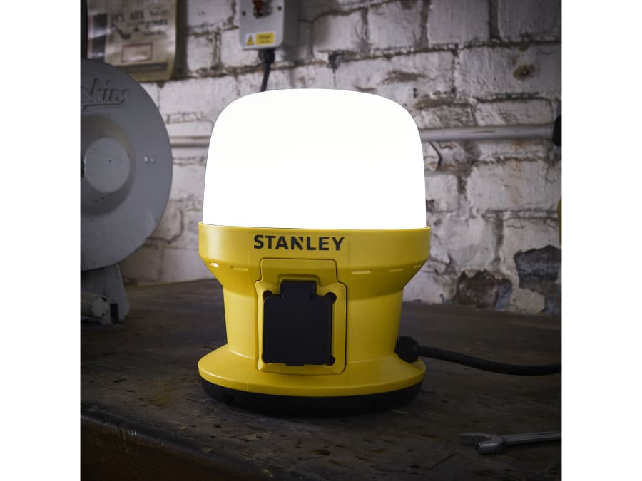 Stanley Lighting SXLS36986E Magnetic Globe Light 3300 Lumens