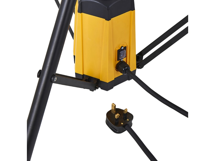 Stanley Lighting SXLS37673E Area Light with Outlet Socket 4000 Lumens