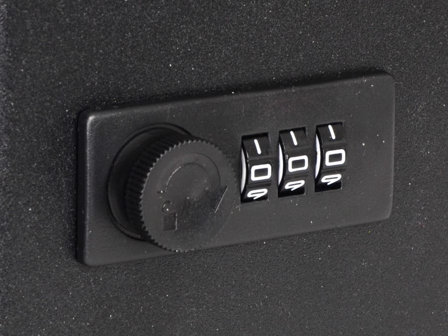 Yale Locks YSKB000NFP Combination Key Cabinet