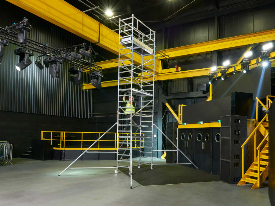 Zarges 5535162 PaxTower 3T Mobile Access Tower with Toeboards & Stabilisers Platform 5.6m