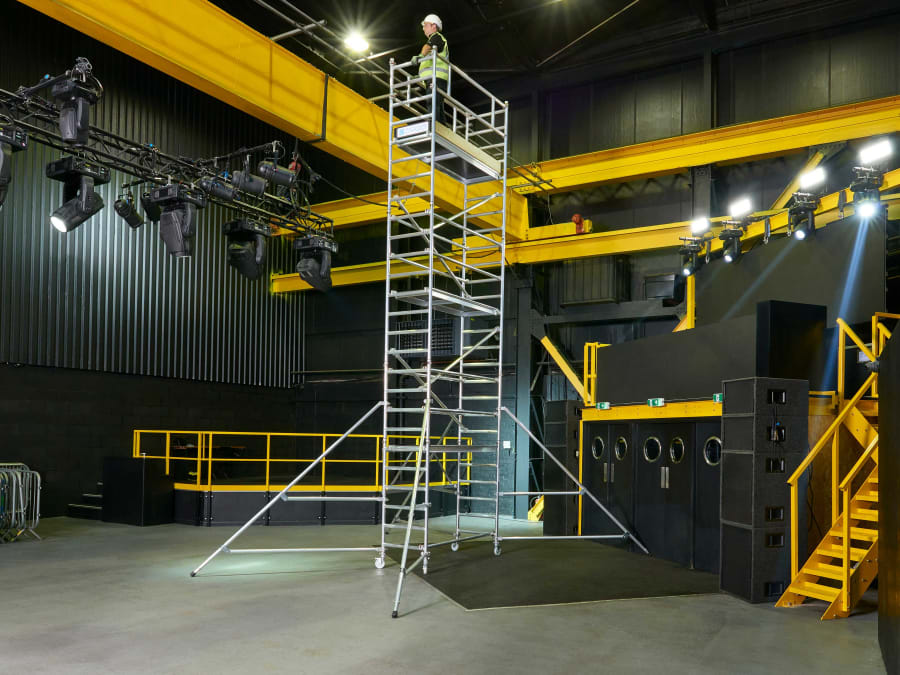 Zarges 5535162 PaxTower 3T Mobile Access Tower with Toeboards & Stabilisers Platform 5.6m