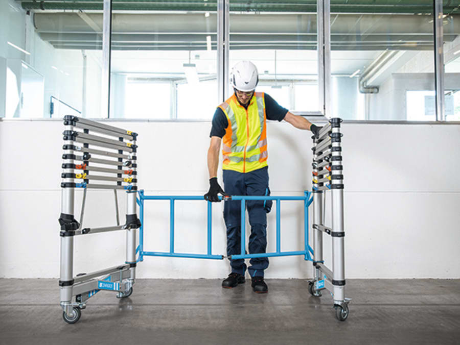 Zarges TT002 Aluminium Telescopic Scaffold Tower with Toeboards