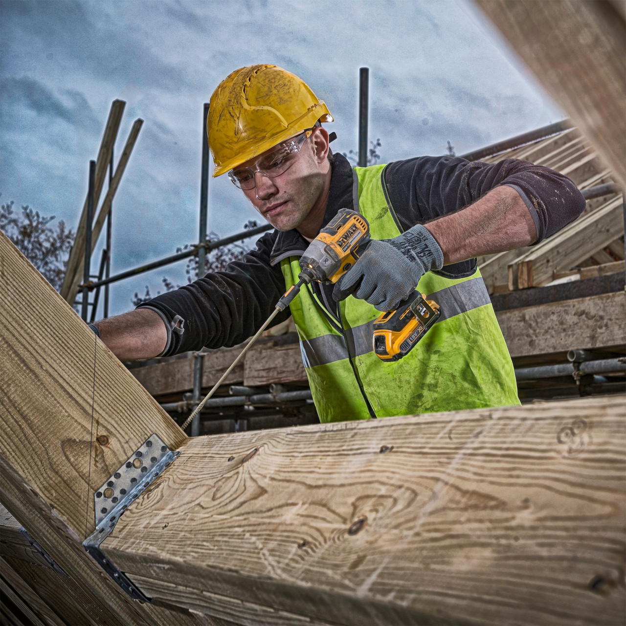 Dewalt DCF887P1 18V XR Brushless Impact Driver with 1 × 5.0Ah Battery