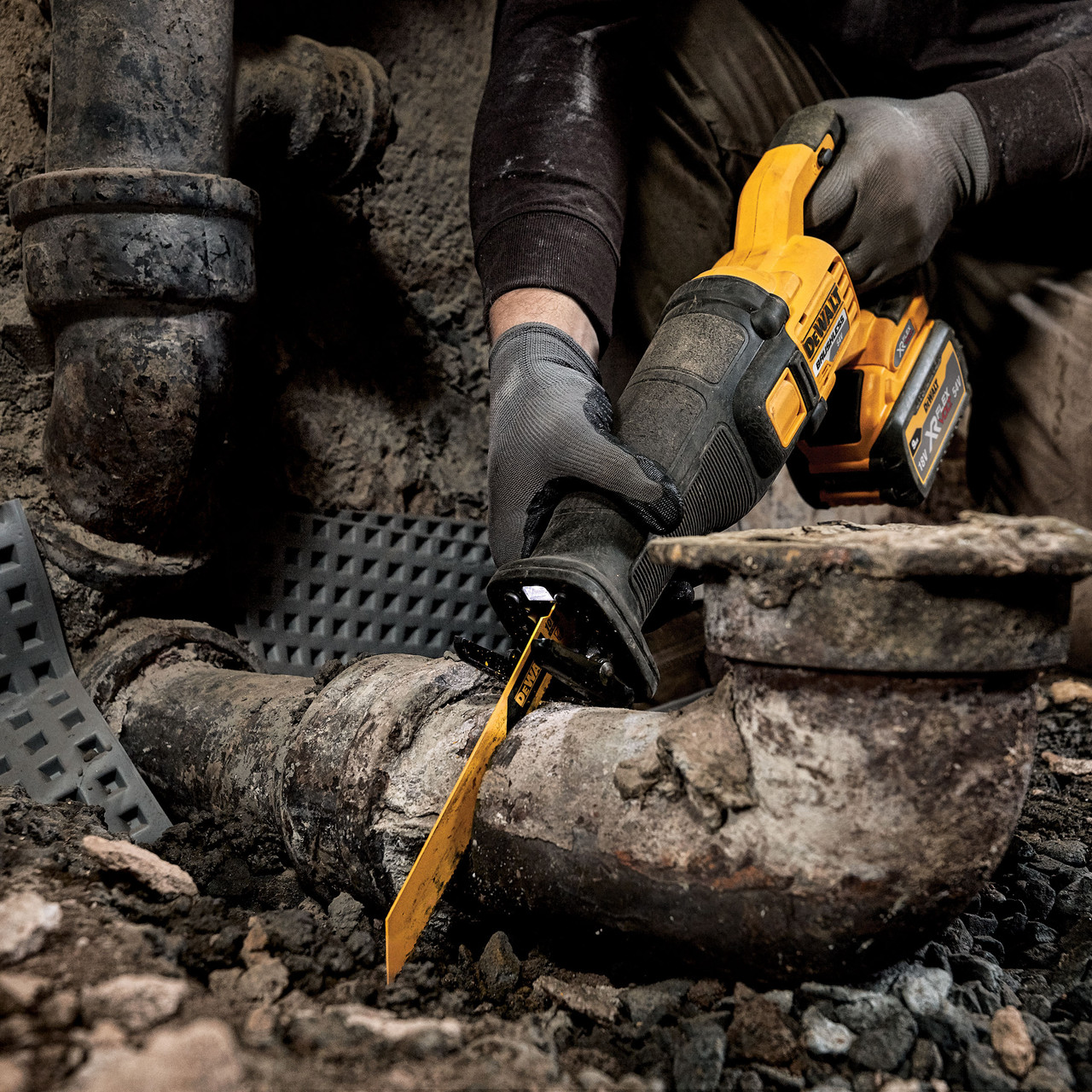 Dewalt DCS389NTGB 54V XR FLEXVOLT Reciprocating Saw Body Only