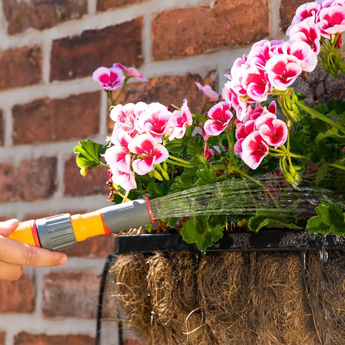 Hozelock 100100226 3-in-1 Nozzle & AquaStop Connector