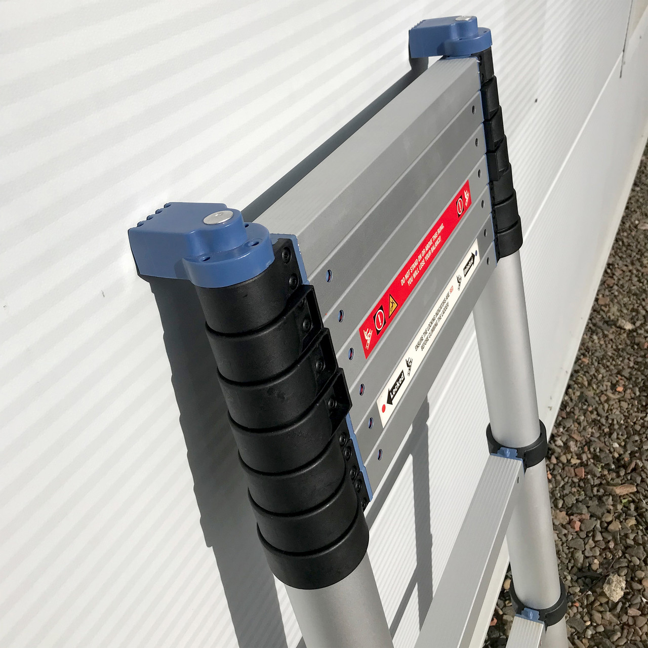 Buildcraft SR10102 3.2m Telescopic Ladder with Folding Feet