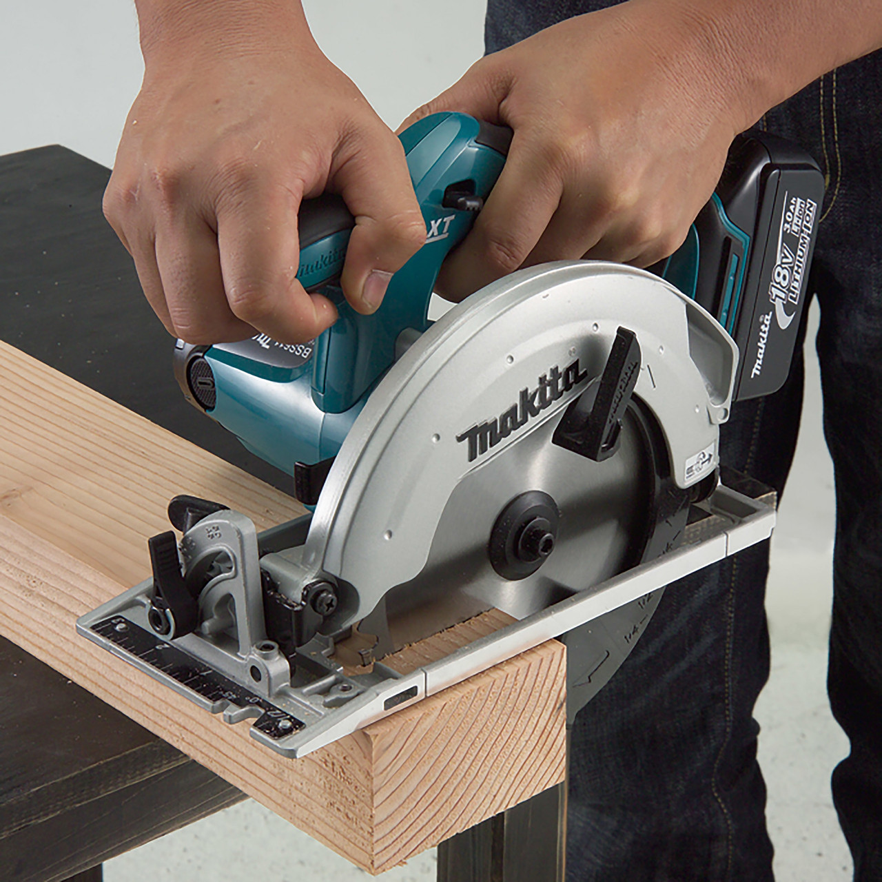 Makita DSS611Z 18V LXT Circular Saw 165mm Bare Unit