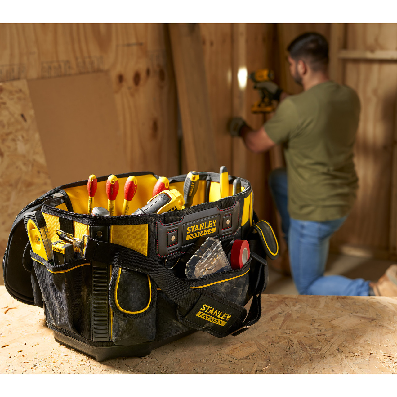 Stanley FMST170749 20'' Round Top Rigid Tool Bag