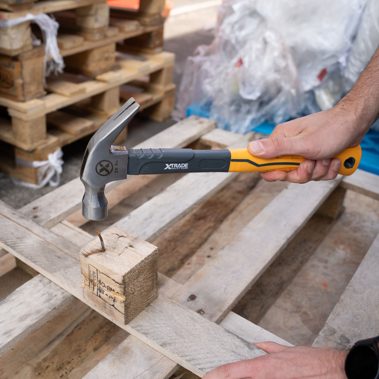 Xtrade X0900085 8oz Fibreglass Claw Hammer