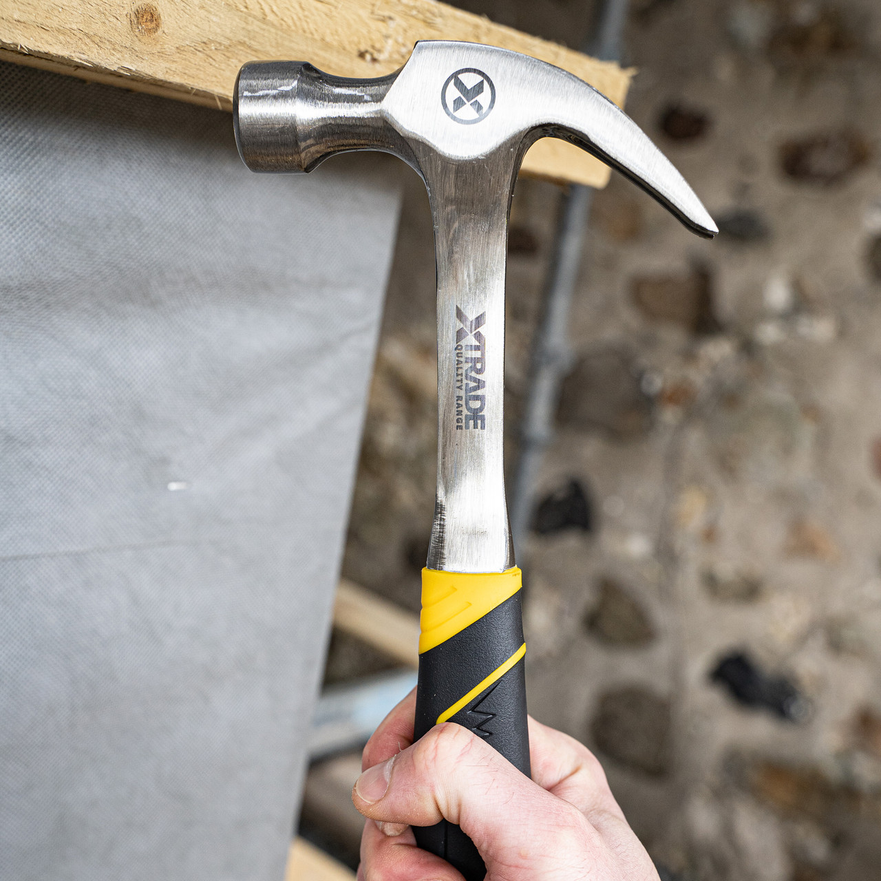 Xtrade X0900116 20oz One-Piece Claw Hammer