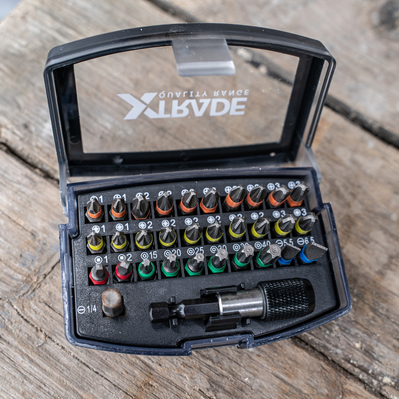 Xtrade X0900016 32 Piece Screwdriver Bit Set with Magnetic Bit Holder