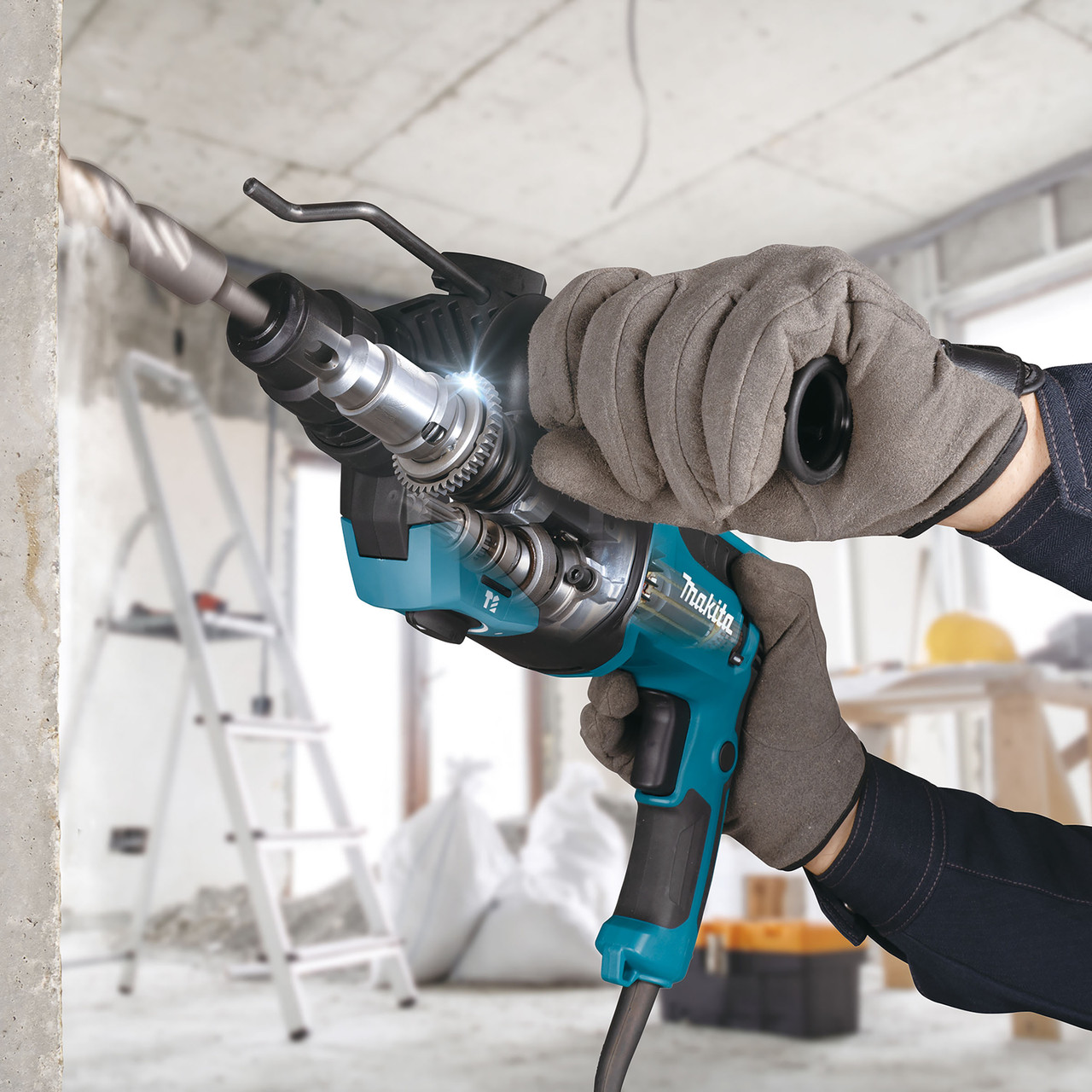 Makita HR2670 800W SDS+ Rotary Hammer 110V