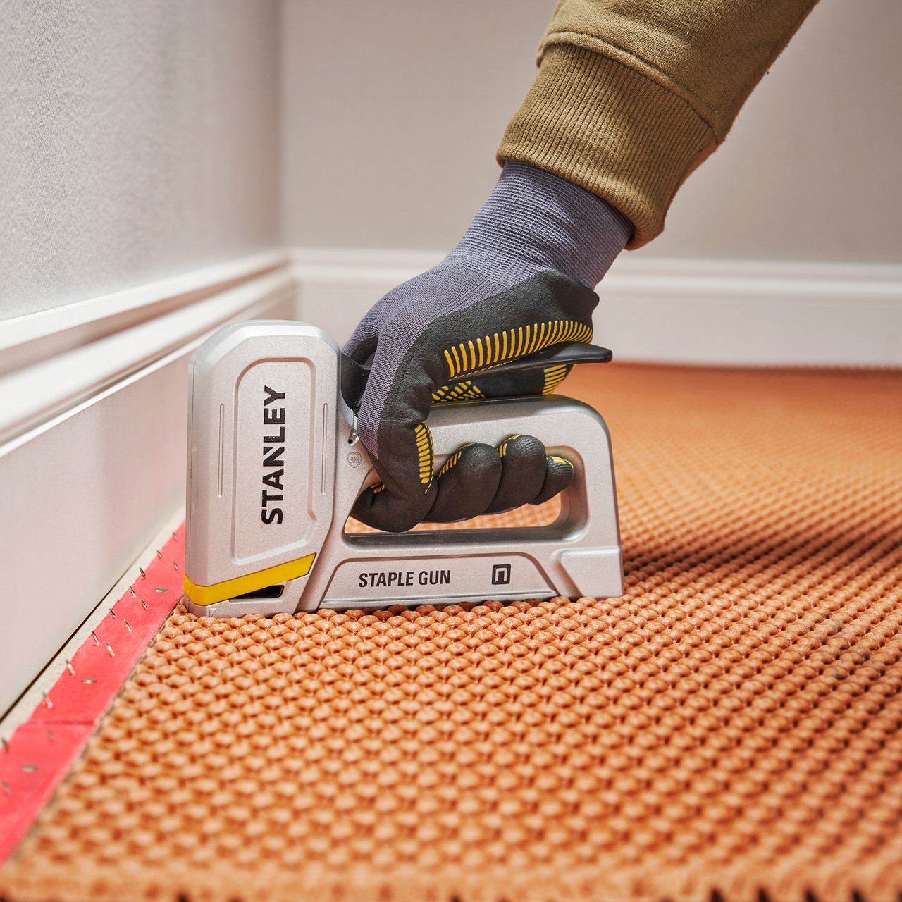 Stanley STHT701500 Heavy - Duty Staple Gun