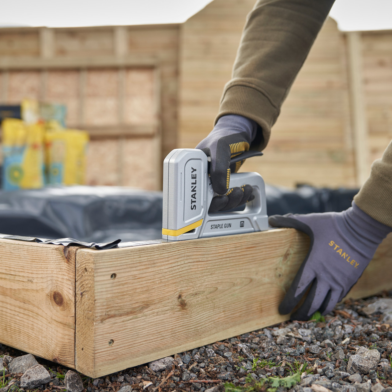 Stanley STHT701500 Heavy - Duty Staple Gun